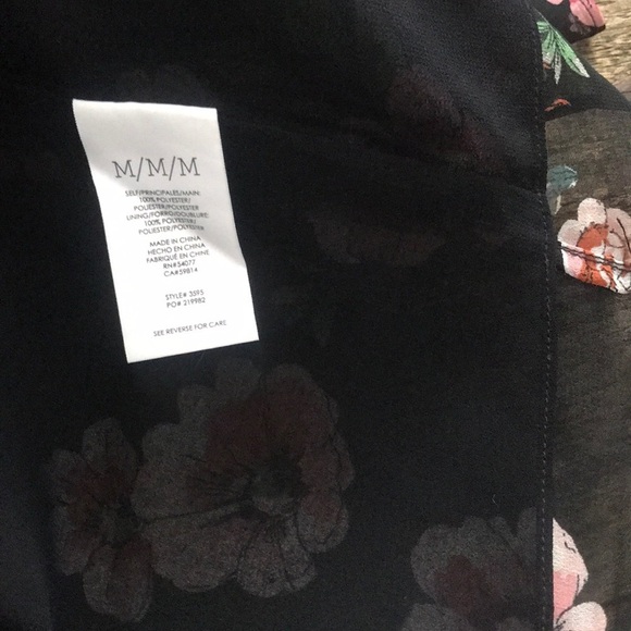 CAbi Garden Black Floral Blouse Size Medium - Picture 6 of 9